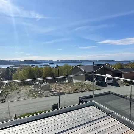아파트 House Close To The Preikestolen