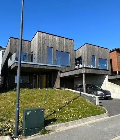 아파트 House Close To The Preikestolen